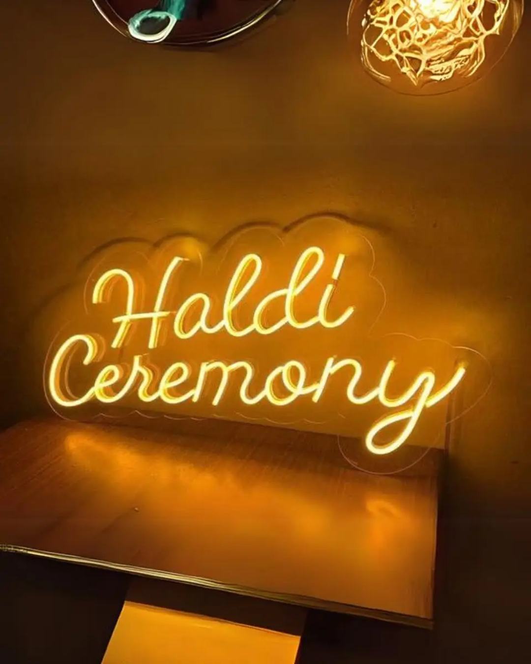 Round flower wall engagement decoration