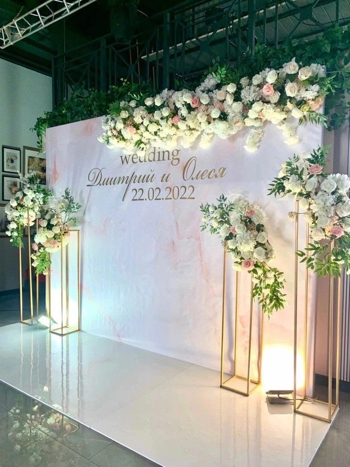 Round flower wall engagement decoration